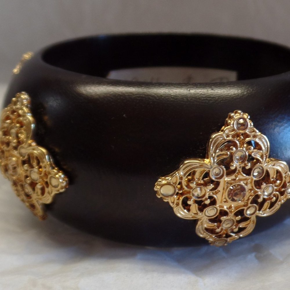 Spring Street Wood Bracelet W 5 Decorative Metal Stations Suited for Small Wrist